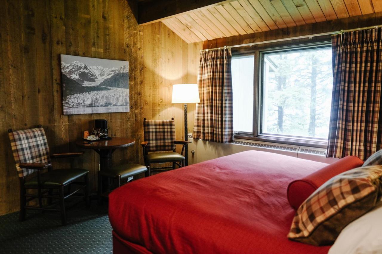 Glacier Bay Lodge Густавус Екстер'єр фото