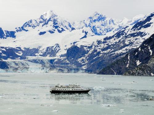 Glacier Bay Lodge Густавус Екстер'єр фото